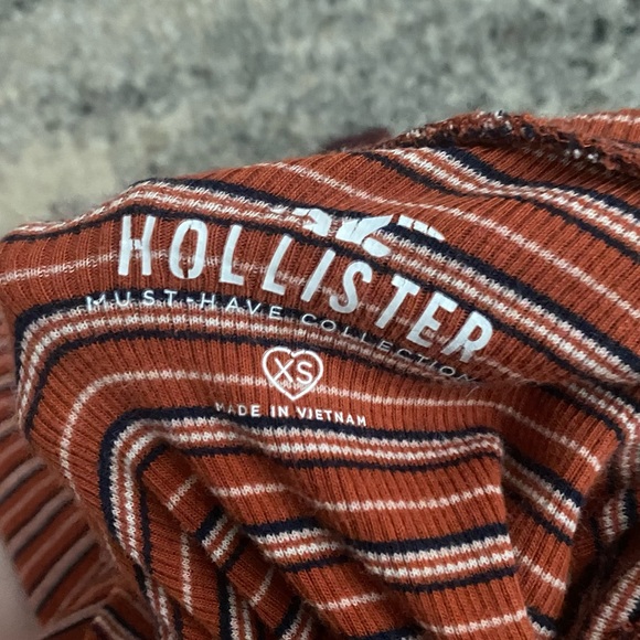 Hollister Turtleneck! - Picture 2 of 2